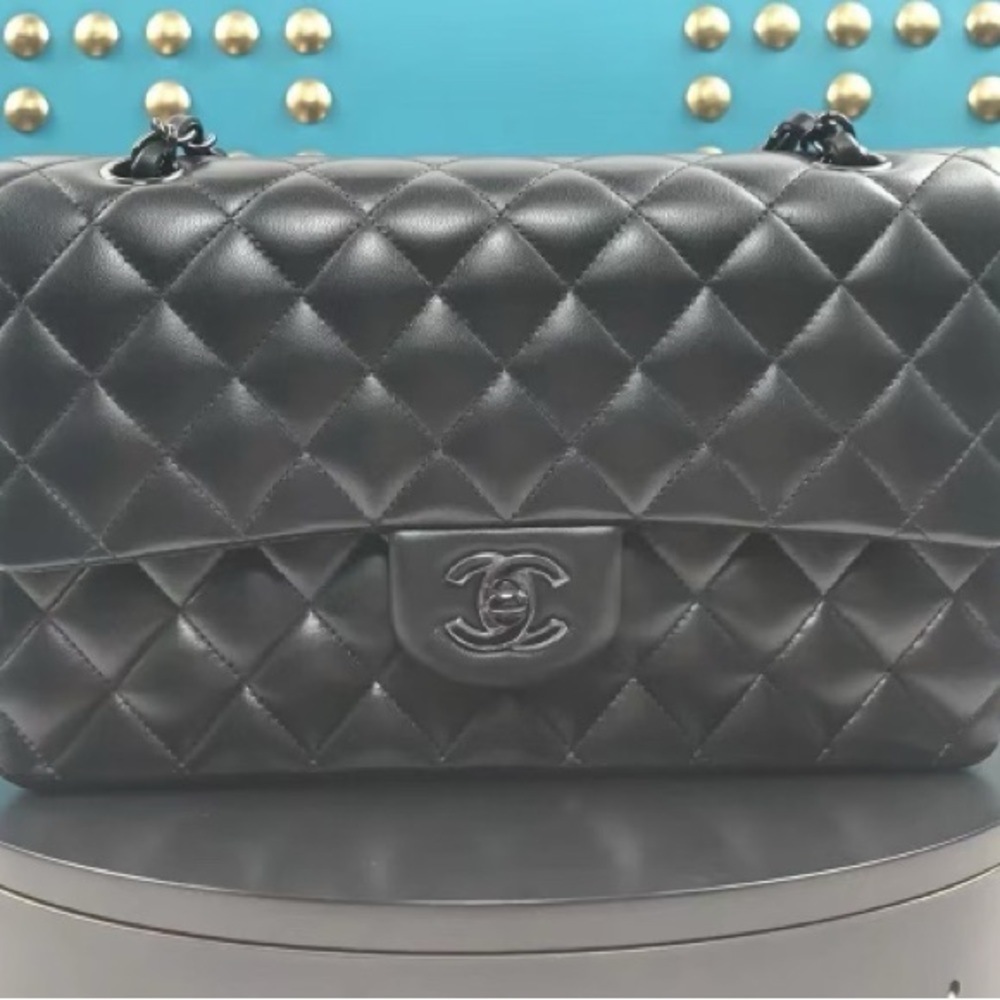 Medium Flap - So Black